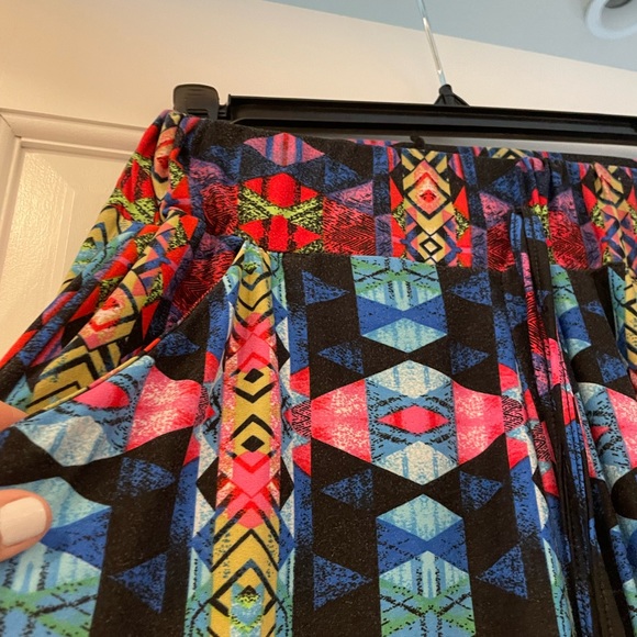 Fancy fans women's leggings colorful geometric design, size M / L (small runs) - Picture 2 of 10